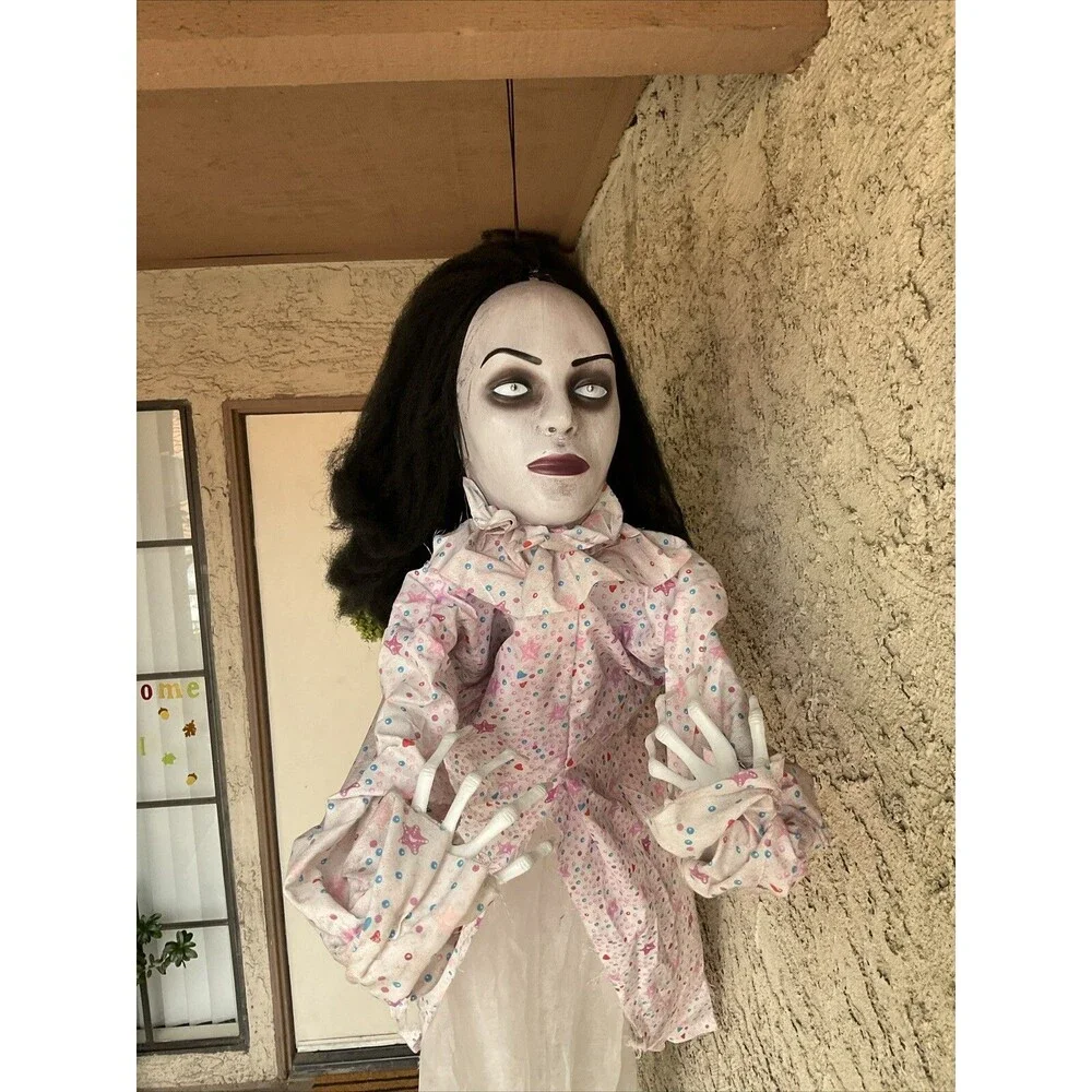 Animatronic Doll Crawling Woman w/ Red Flashing Eyes Halloween Theater Props,